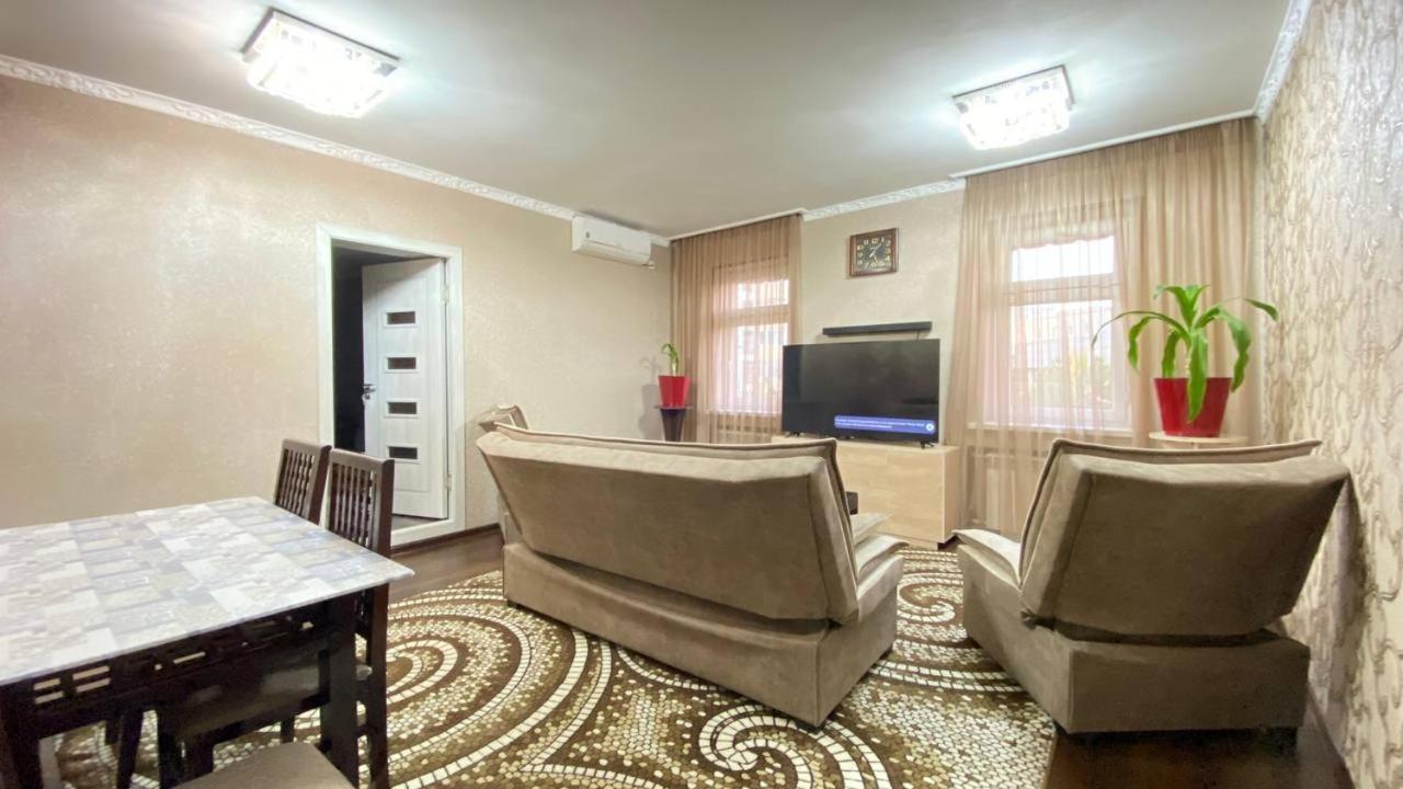 Hi-Tech Apartment In City Center タシュケント エクステリア 写真